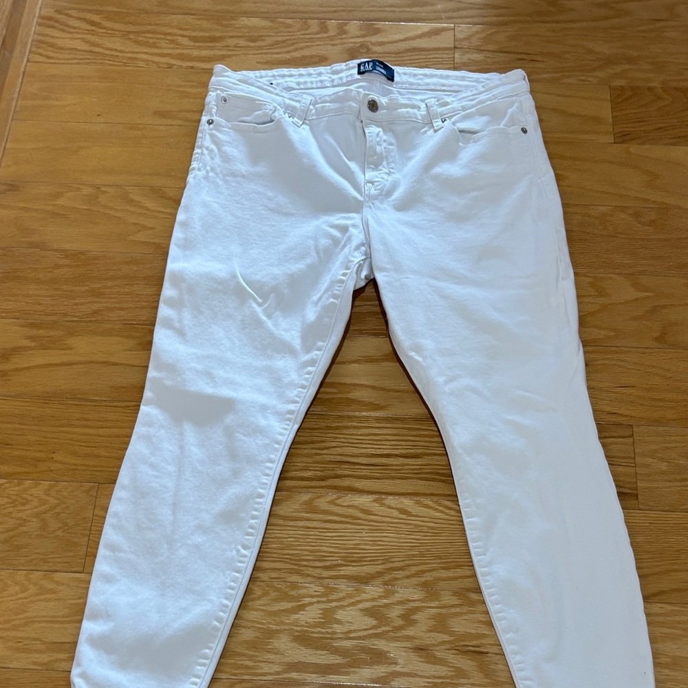 GAP Crisp White Jeans